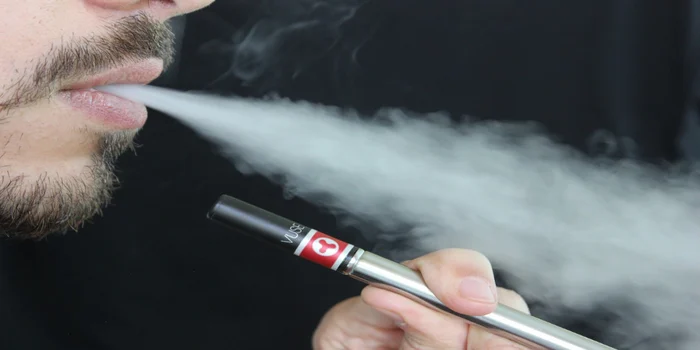 UK Moves Ahead with Vaping Over Smoking as US Stalls